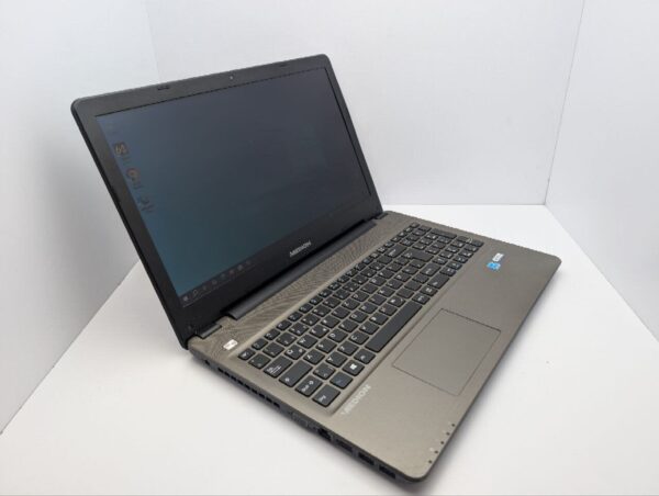 Ноутбук Medion Akoya E6422 / 15.6" (1366x768) TN / Intel Core i5-6200U (2 (4) ядра по 2.3 - 2.8 GHz) / 8 GB DDR3 / 120 GB SSD / Intel HD Graphics 520 / WebCam - Зображення 5