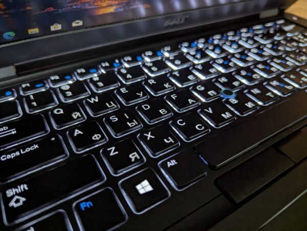 Ультрабук Б-клас Dell Latitude 5490 / 14" (1920x1080) IPS / Intel Core i5-8350U (4 (8) ядра по 1.7 - 3.6 GHz) / 16 GB DDR4 / 512 GB SSD / Intel UHD Graphics 620 / WebCam / Windows 10 - Зображення 7