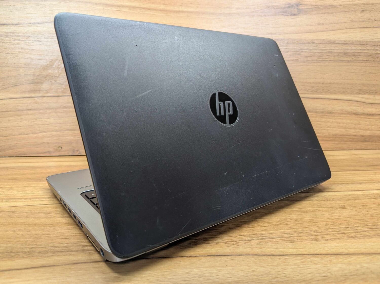 Ультрабук Б-клас HP EliteBook 840 G1 / 14" (1600x900) TN / Intel Core i5-4300U (2 (4) ядра по 1.9 - 2.9 GHz) / 8 GB DDR3 / 240 GB SSD / Intel HD Graphics 4400 / WebCam / Fingerprint / Windows 10 - Зображення 8