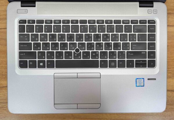Ультрабук Б-клас HP EliteBook 840 G4 / 14" (1920x1080) IPS Touch / Intel Core i5-7300U (2 (4) ядра по 2.6 - 3.5 GHz) / 8 GB DDR4 / 240 GB SSD / Intel HD Graphics 620 / WebCam / Fingerprint / Windows 10 - Зображення 3