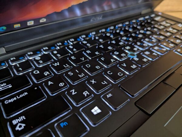 Ультрабук Dell Latitude 5490 / 14" (1920x1080) IPS / Intel Core i5-8350U (4 (8) ядра по 1.7 - 3.6 GHz) / 16 GB DDR4 / 512 GB SSD / Intel UHD Graphics 620 / WebCam / HDMI / Windows 10 - Зображення 6