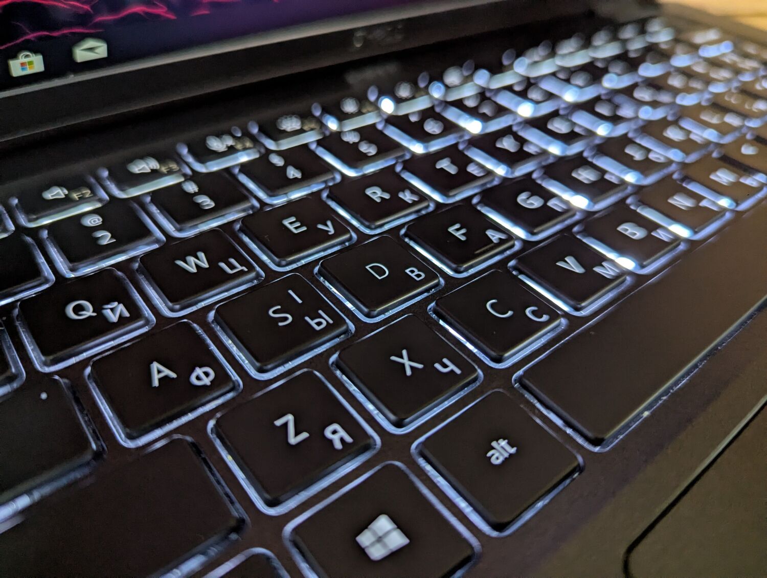 Ультрабук Dell Latitude 7410 / 14" (1920x1080) IPS / Intel Core i7-10610U (4 (8) ядра по 1.8 - 4.9 GHz) / 16 GB DDR4 / 512 GB SSD / Intel UHD Graphics / HDMI / WebCam / Windows 10 - Зображення 12