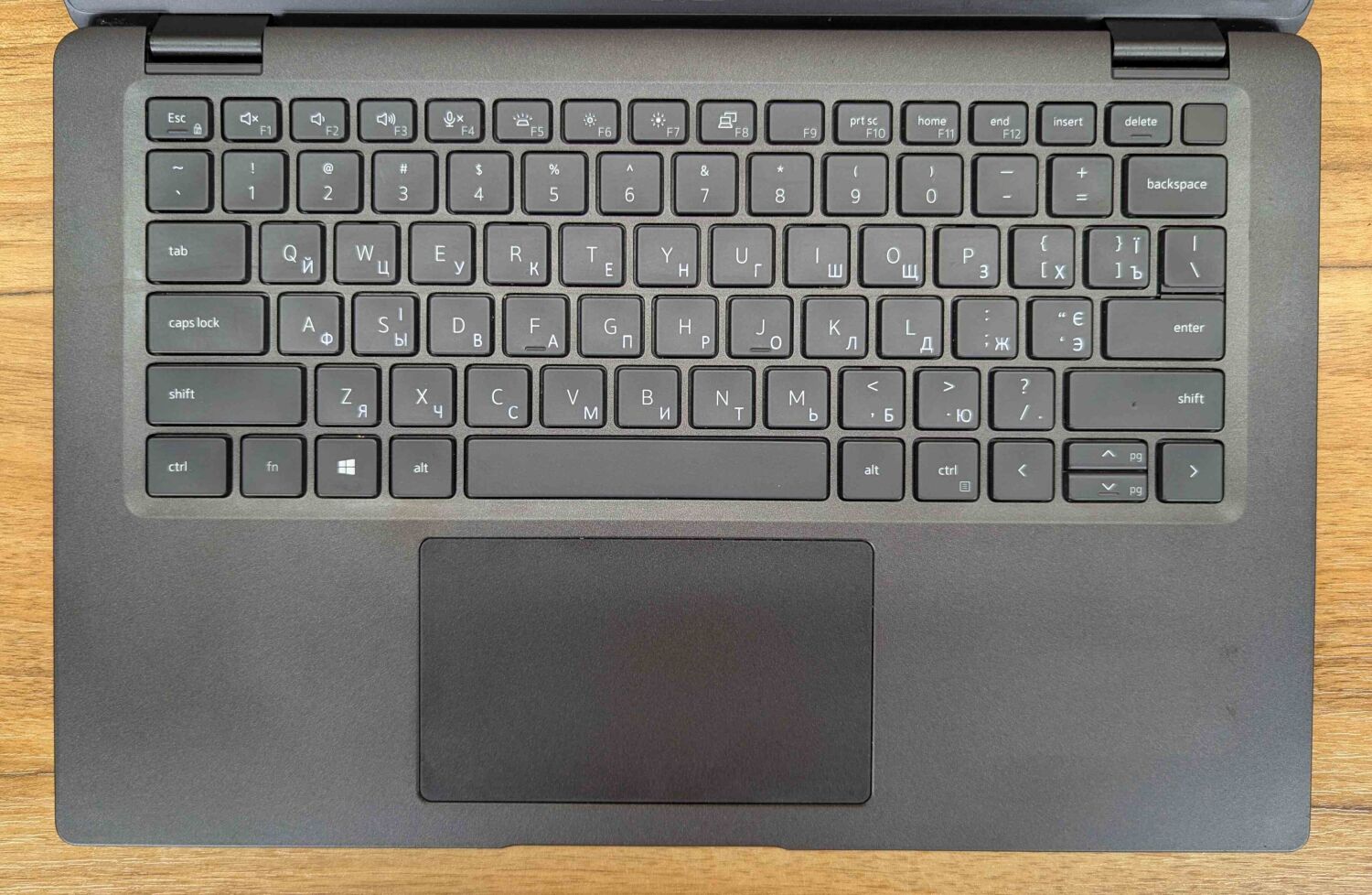 Ультрабук Dell Latitude 7410 / 14" (1920x1080) IPS / Intel Core i7-10610U (4 (8) ядра по 1.8 - 4.9 GHz) / 16 GB DDR4 / 512 GB SSD / Intel UHD Graphics / WebCam / HDMI / Windows 10 - Зображення 3