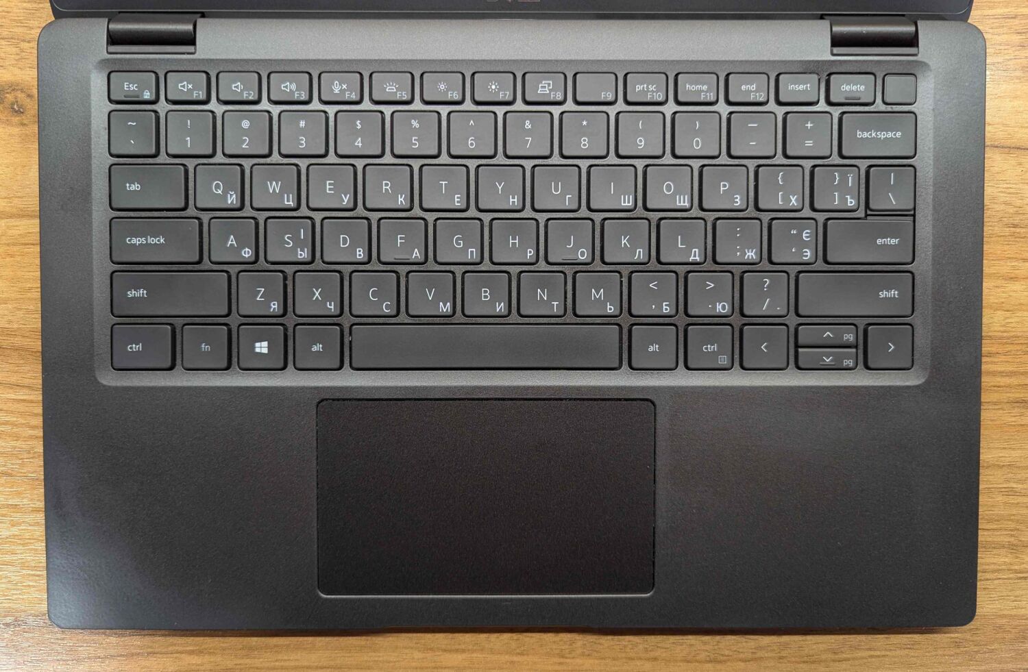 Ультрабук Dell Latitude 7410 / 14" (1920x1080) IPS / Intel Core i7-10610U (4 (8) ядра по 1.8 - 4.9 GHz) / 16 GB DDR4 / 512 GB SSD / Intel UHD Graphics / WebCam / HDMI / Windows 10 - Зображення 9