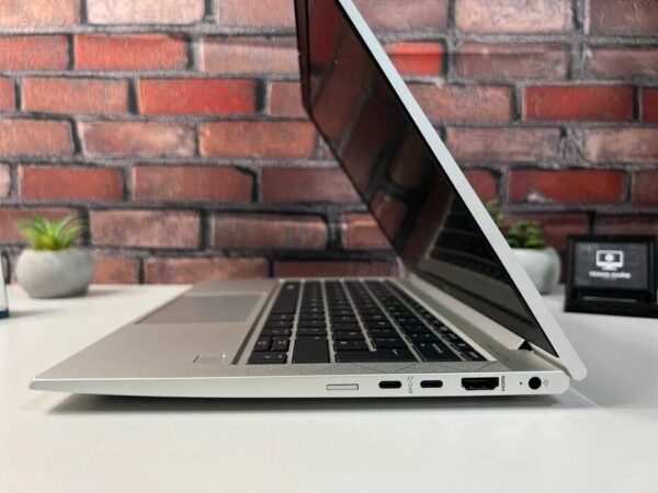 Ультрабук HP EliteBook 835 G8 / 13.3" (1920x1080) IPS / AMD Ryzen 3 Pro 5450U (4 (8) ядра по 2.6 - 4.0 GHz) / 16 GB DDR4 / 512 GB SSD / AMD Radeon RX Vega 5 Graphics / WebCam / Win 10 Pro - Зображення 5