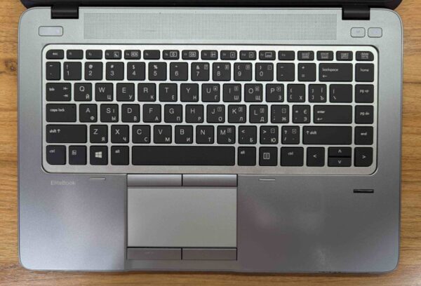 Ультрабук HP EliteBook 840 G1 / 14" (1366x768) TN / Intel Core i5-4300U (2 (4) ядра по 1.9 - 2.9 GHz) / 8 GB DDR3 / 240 GB SSD / Intel HD Graphics 4400 / WebCam / Fingerprint / Windows 10 - Зображення 3