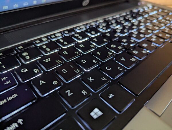 Ультрабук HP EliteBook 840 G1 / 14" (1366x768) TN / Intel Core i5-4300U (2 (4) ядра по 1.9 - 2.9 GHz) / 8 GB DDR3 / 240 GB SSD / Intel HD Graphics 4400 / WebCam / TouchID / Windows 10 - Зображення 6