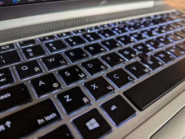 Ультрабук HP EliteBook 840 G6 / 14" (1920x1080) IPS / Intel Core i5-8265U (4 (8) ядра по 1.6 - 3.9 GHz) / 16 GB DDR4 / 512 GB SSD / Intel UHD Graphics 620 / TouchID / WebCam / Windows 10 - Зображення 6