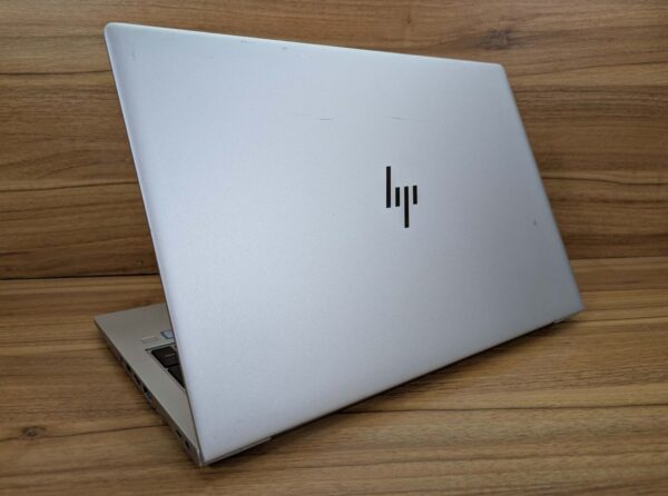 Ультрабук HP EliteBook 850 G5 / 15.6" (1920x1080) IPS / Intel Core i5-8250U (4 (8) ядра по 1.6 - 3.4 GHz) / 16 GB DDR4 / 512 GB SSD / AMD Radeon RX 540, 2 GB GDDR5, 128-bit / WebCam / TouchID / Windows 10 - Зображення 7