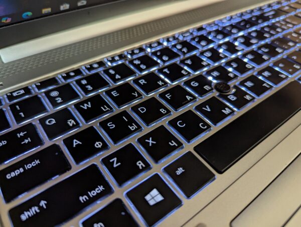 Ультрабук HP EliteBook 850 G6 / 15.6" (1920x1080) IPS / Intel Core i5-8265U (4 (8) ядра по 1.6 - 3.9 GHz) / 16 GB DDR4 / 512 GB SSD / Intel UHD Graphics 620 / WebCam / HDMI / Windows 10 - Зображення 6