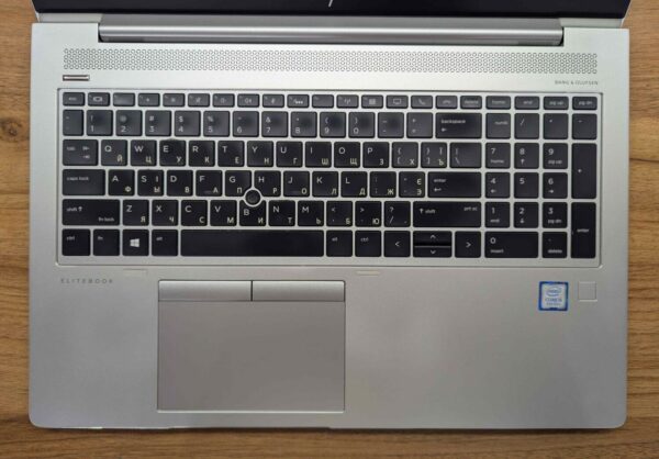Ультрабук HP EliteBook 850 G6 / 15.6" (1920x1080) IPS / Intel Core i5-8365U (4 (8) ядра по 1.6 - 4.1 GHz) / 16 GB DDR4 / 512 GB SSD / Intel UHD Graphics / WebCam / HDMI / Windows 10 - Зображення 3