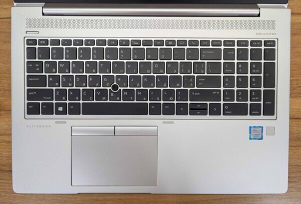 Ультрабук HP EliteBook 850 G6 / 15.6" (1920x1080) IPS / Intel Core i7-8565U (4 (8) ядра по 1.8 - 4.6 GHz) / 16 GB DDR4 / 512 GB SSD / Intel UHD Graphics / WebCam / TouchID / Windows 10 - Зображення 3