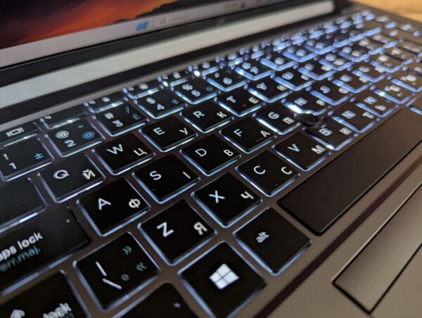 Мобільна робоча станція HP zBook Firefly 14 G8 / 14" (1920x1080) IPS / Intel Core i7-1165G7 (4 (8) ядра по 2.8 - 4.7 GHz) / 16 GB DDR4 / 512 GB SSD / nVidia T500, 4 GB GDDR6, 64-bit / WebCam / Fingerprint / Windows 11 - Зображення 5