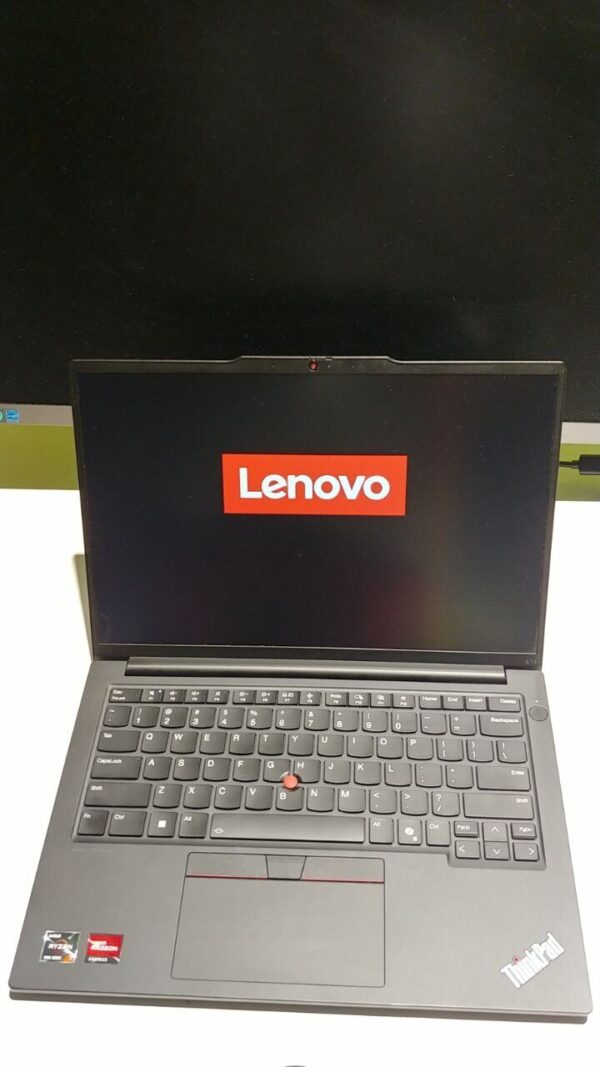 Ультрабук Lenovo ThinkPad E14 6 Gen / 14" (1920х1200) IPS / AMD Ryzen 7 7735U (8 (16) ядер по 2.7 - 4.75 GHz) / 16 GB DDR5 / 256 GB SSD / AMD Radeon 680M / WebCam / Windows 11 Pro - Зображення 2