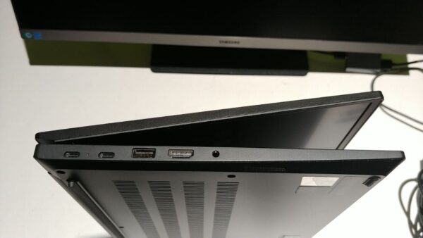Ультрабук Lenovo ThinkPad E14 6 Gen / 14" (1920х1200) IPS / AMD Ryzen 7 7735U (8 (16) ядер по 2.7 - 4.75 GHz) / 16 GB DDR5 / 256 GB SSD / AMD Radeon 680M / WebCam / Windows 11 Pro - Зображення 7