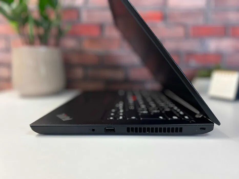 Ультрабук Lenovo ThinkPad L14 Gen 1 / 14" (1920x1080) IPS / AMD Ryzen 5 Pro 4650U (6 (12) ядер по 2.1 - 4.0 GHz) / 16 GB DDR4 / 256 GB SSD / AMD Radeon RX Vega 6 Graphics / WebCam / Win 10 Pro - Зображення 6