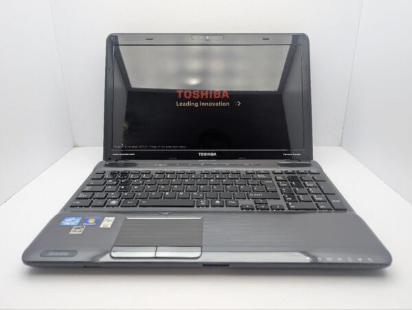Ноутбук Toshiba Satellite P755 / 15.6" (1366x768) TN / Intel Core i7-2630QM (4 (8) ядро по 2.0 - 2.9 GHz) / 8 GB DDR3 / 500 GB HDD / nVidia GeForce GT 540M, 2 GB GDDR3, 128-bit / WebCam / DVD-ROM - Зображення 3