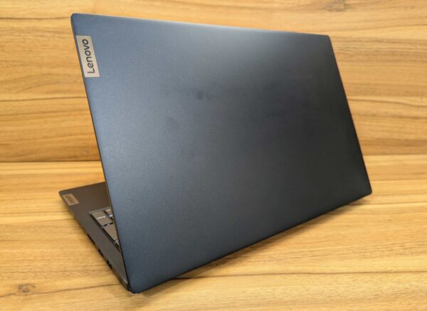 Ноутбук Lenovo IdeaPad 5 15ALC05 / 15.6" (1920x1080) IPS / AMD Ryzen 7 5700U (8 (16) ядер по 1.8 - 4.3 GHz) / 16 GB DDR4 / 512 GB SSD / AMD Radeon Graphics 512SP / WebCam / Windows 11 - Зображення 7