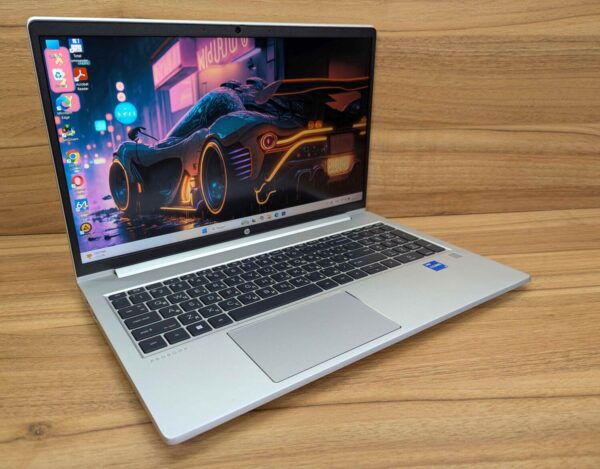 Ноутбук HP ProBook 450 G9 / 15.6" (1920x1080) IPS / Intel Core i5-1235U (10 (12) ядер по 3.3 - 4.4 GHz) / 16 GB DDR4 / 480 GB SSD / Intel Iris Xe Graphics / WebCam / TouchID / Windows 11 - Зображення 4