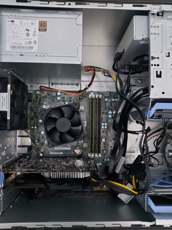 Комплект: Lenovo ThinkCentre M800 Tower / Intel Core i5-6500 (4 ядра по 3.2 - 3.6 GHz) / 16 GB DDR4 / 256 GB SSD + 500 GB HDD / nVidia GeForce GTX 950, 2 GB GDDR5, 128-bit / DVD-ROM + Монітор LG 24MB37PM-B / 24" (1920x1080) IPS + Веб-камера, кабелі - Зображення 2
