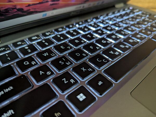 Ультрабук Dell Latitude 5440 / 14" (1920x1080) IPS / Intel Core i5-1335U (10 (12) ядер по 3.4 - 4.6 GHz) / 16 GB DDR4 / 256 GB SSD / Intel Iris Xe Graphics / WebCam / Windows 11 - Зображення 6