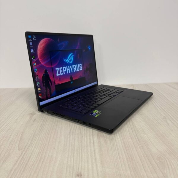 Ігровий ноутбук Б-клас Asus ROG Zephyrus M16 GU604VI / 16" (2560x1600) IPS / Intel Core i9-13900H (14 (20) ядер по 2.6 - 5.4 GHz) / 16 GB DDR5 / 1000 GB SSD NVMe / nVidia GeForce RTX 4070, 8 GB GDDR6, 128-bit / WebCam - Зображення 4