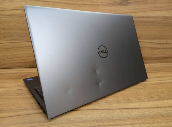 Ультрабук Б-клас Dell Vostro 15 5510 / 15.6" (1920x1080) IPS / Intel Core i7-11370H (4 (8) ядра по 3.0 - 4.8 GHz) / 16 GB DDR4 / 512 GB SSD / Intel Iris Xe Graphics / WebCam / TouchID / Windows 11 - Зображення 3