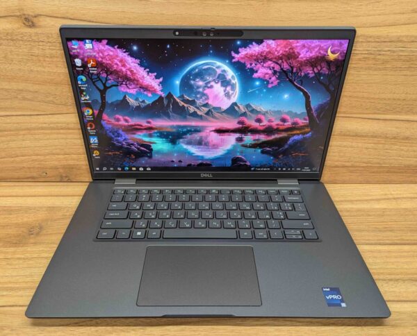 Ультрабук Dell Latitude 7530 / 15.6" (1920x1080) IPS / Intel Core i5-1245U (10 (12) ядер по 1.2 - 4.4 GHz) / 16 GB DDR4 / 512 GB SSD / Intel Iris Xe Graphics / WebCam / Windows 10 - Зображення 2