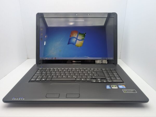 Ноутбук Medion Akoya P7618 / 17.3" (1600x900) TN / Intel Core i5-480M (2 (4) ядра по 2.66 - 2.93 GHz) / 6 GB DDR3 / 1000 GB HDD / nVidia GeForce GT 540M, 1 GB GDDR3, 128-bit / WebCam / DVD-ROM - Зображення 2