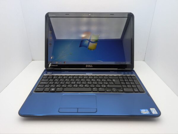 Ноутбук Dell Inspiron N5110 / 15.6" (1366x768) TN / Intel Core i3-2310M (2 (4) ядра по 2.1 GHz) / 6 GB DDR3 / 320 GB HDD / Intel HD Graphics 3000 / WebCam / DVD-ROM - Зображення 2