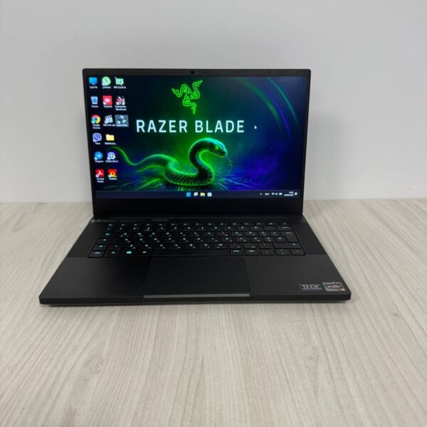 Ігровий ноутбук Razer Blade 14 RZ09-0370 / 14" (2560x1440) IPS / AMD Ryzen 9 5900HX (8 (16) ядер по 3.3 - 4.6 GHz) / 16 GB DDR4 / 1000 GB SSD NVMe / nVidia GeForce RTX 3080, 8 GB GDDR6, 256-bit / WebCam - Зображення 2
