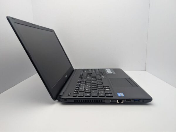Ноутбук Acer Aspire E1-570 / 15.6" (1366x768) TN / Intel Core i3-3217U (2 (4) ядра по 1.8 GHz) / 8 GB DDR3 / 500 GB HDD / Intel HD Graphics 4000 / WebCam / DVD-ROM - Зображення 4