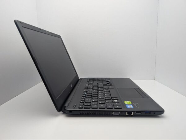 Ноутбук Acer Aspire E1-570G / 15.6" (1366x768) TN / Intel Core i3-3217U (2 (4) ядра по 1.8 GHz) / 8 GB DDR3 / 1000 GB HDD / nVidia GeForce GT 740M, 2 GB GDDR3, 64-bit / WebCam / DVD-ROM - Зображення 4