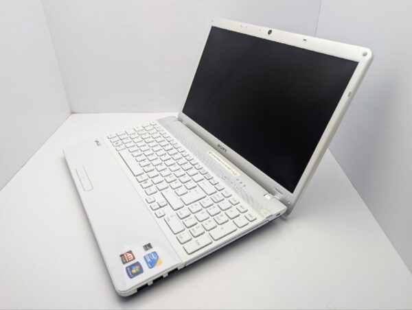 Ноутбук Sony VPC-EB / 15.6" (1366x768) TN / Intel Core i3-370M (2 (4) ядра по 2.4 GHz) / 6 GB DDR3 / 500 GB HDD / AMD Radeon HD 5650, 1 GB GDDR3, 128-bit / WebCam / DVD-ROM - Зображення 7