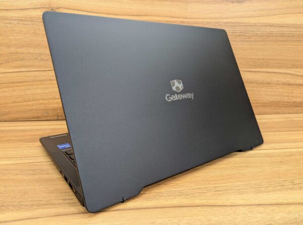 Ноутбук Gateway GWTC51427-BK / 14" (1920x1080) IPS / Intel Core i5-1235U (10 (12) ядер по 3.3 - 4.4 GHz) / 8 GB DDR4 / 240 GB SSD / Intel Iris Xe Graphics / WebCam / TouchID / Windows 11 - Зображення 6