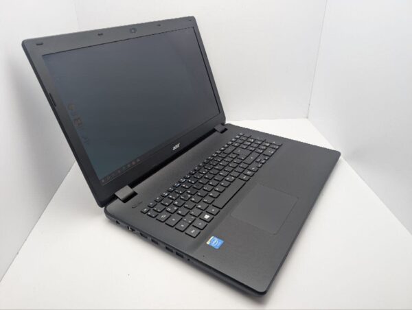 Ноутбук Acer Aspire ES1-711 / 17.3" (1600x900) TN / Intel Celeron N2940 (4 ядра по 1.83 - 2.25 GHz) / 8 GB DDR3 / 120 GB SSD / Intel HD Graphics / WebCam / DVD-ROM - Зображення 6
