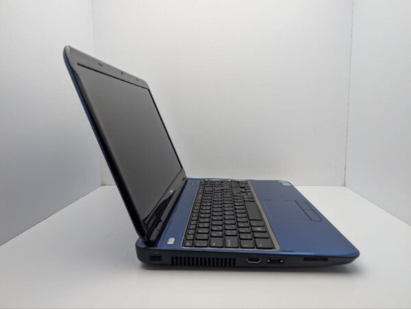 Ноутбук Dell Inspiron N5110 / 15.6" (1366x768) TN / Intel Core i3-2310M (2 (4) ядра по 2.1 GHz) / 6 GB DDR3 / 320 GB HDD / Intel HD Graphics 3000 / WebCam / DVD-ROM - Зображення 4