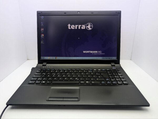 Ноутбук Terra Mobile 1512 / 15.6" (1366x768) TN / Intel Celeron 1037U (2 ядра по 1.8 GHz) / 6 GB DDR3 / 1000 GB HDD / Intel HD Graphics 2500 / WebCam / DVD-ROM - Зображення 2