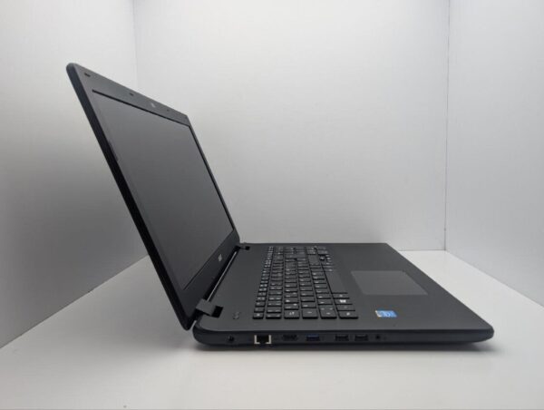 Ноутбук Acer Aspire ES1-711 / 17.3" (1600x900) TN / Intel Celeron N2940 (4 ядра по 1.83 - 2.25 GHz) / 8 GB DDR3 / 120 GB SSD / Intel HD Graphics / WebCam / DVD-ROM - Зображення 4