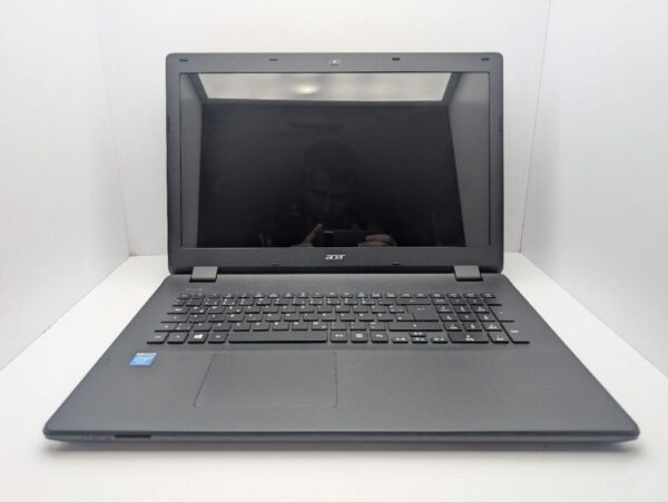 Ноутбук Acer Aspire ES1-711 / 17.3" (1600x900) TN / Intel Celeron N2940 (4 ядра по 1.83 - 2.25 GHz) / 8 GB DDR3 / 120 GB SSD / Intel HD Graphics / WebCam / DVD-ROM - Зображення 3