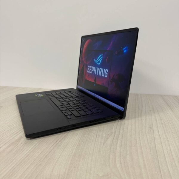 Ігровий ноутбук Б-клас Asus ROG Zephyrus M16 GU604VI / 16" (2560x1600) IPS / Intel Core i9-13900H (14 (20) ядер по 2.6 - 5.4 GHz) / 16 GB DDR5 / 1000 GB SSD NVMe / nVidia GeForce RTX 4070, 8 GB GDDR6, 128-bit / WebCam - Зображення 5