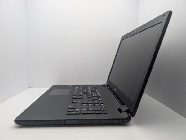 Ноутбук Acer Aspire ES1-711 / 17.3" (1600x900) TN / Intel Celeron N2940 (4 ядра по 1.83 - 2.25 GHz) / 8 GB DDR3 / 120 GB SSD / Intel HD Graphics / WebCam / DVD-ROM - Зображення 5
