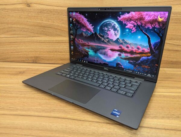 Ультрабук Dell Latitude 7530 / 15.6" (1920x1080) IPS / Intel Core i5-1245U (10 (12) ядер по 1.2 - 4.4 GHz) / 16 GB DDR4 / 512 GB SSD / Intel Iris Xe Graphics / WebCam / Windows 10 - Зображення 5