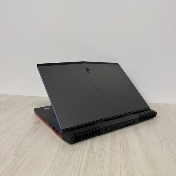 Ігровий ноутбук Б-клас Dell Alienware 15 R3 / 15.6" (1920x1080) IPS / Intel Core i5-6300HQ (4 ядра по 2.3 - 3.2 GHz) / 16 GB DDR4 / 256 GB SSD NVMe / nVidia GeForce GTX 1060, 6 GB GDDR5, 192-bit / WebCam - Зображення 6
