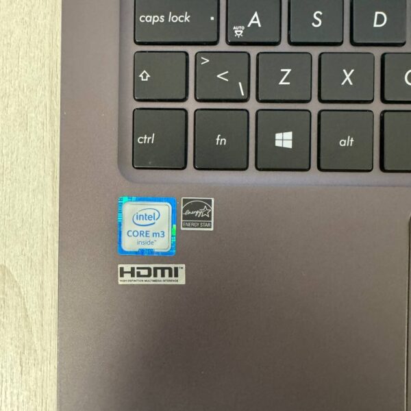 Ультрабук Б-клас Asus ZenBook UX305CA / 13.3" (1920x1080) IPS / Intel Core m3-6Y30 (2 (4) ядра по 0.9 - 2.2 GHz) / 8 GB DDR3 / 256 GB SSD NVMe / Intel UHD Graphics 620 / WebCam - Зображення 8