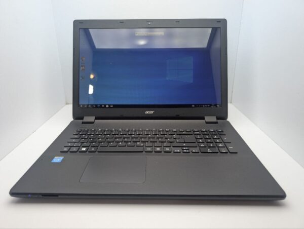 Ноутбук Acer Aspire ES1-711 / 17.3" (1600x900) TN / Intel Celeron N2940 (4 ядра по 1.83 - 2.25 GHz) / 8 GB DDR3 / 120 GB SSD / Intel HD Graphics / WebCam / DVD-ROM - Зображення 2