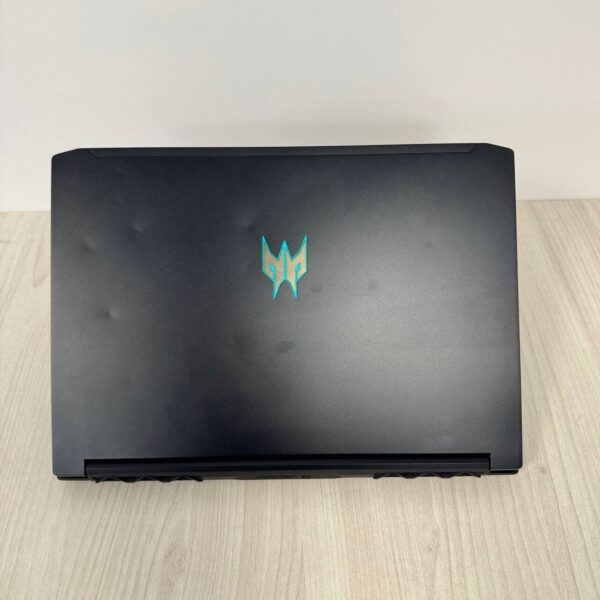 Ігровий ноутбук Б-клас Acer Predator Triton 300 PT315-52 / 15.6" (1920x1080) IPS / Intel Core i7-10750H (6 (12) ядер по 2.6 - 5.0 GHz) / 32 GB DDR4 / 1000 GB SSD NVMe / nVidia GeForce RTX 2070 Max-Q, 8 GB GDDR6, 256-bit / WebCam - Зображення 3