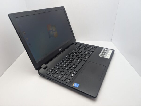 Ноутбук Acer Aspire ES1-571 / 15.6" (1366x768) TN / Intel Core i3-5005U (2 (4) ядра по 2.0 GHz) / 8 GB DDR3 / 1000 GB HDD / Intel HD Graphics 5500 / WebCam / DVD-ROM - Зображення 6