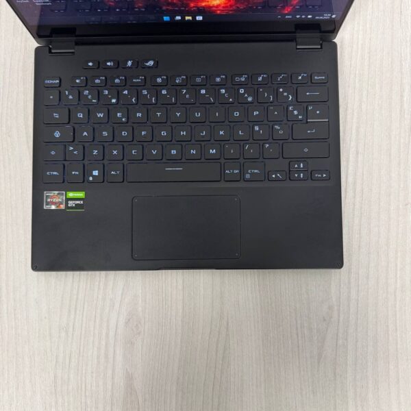 Ігровий ультрабук-трансформер Asus Rog Flow x13 GV301QH / 13.4" (1920x1080) IPS Touch / AMD Ryzen 9 5900HS (8 (16) ядер по 3.0 - 4.6 GHz) / 16 GB DDR4 / 1000 GB SSD NVMe / nVidia GeForce GTX 1650 Max-Q, 4 GB GDDR6, 128-bit / WebCam - Зображення 9