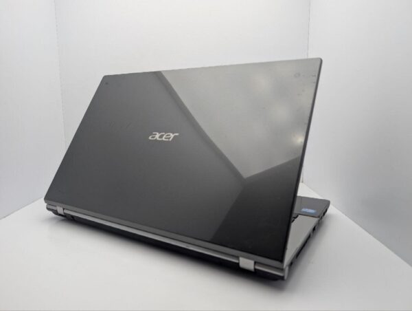 Ноутбук Acer Aspire V3-771 / 17.3" (1600x900) TN / Intel Core i3-2328M (2 (4) ядра по 2.2 GHz) / 6 GB DDR3 / 1000 GB HDD / Intel HD Graphics 3000 / WebCam / DVD-ROM - Зображення 8